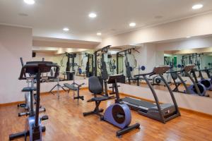 卡利亚里假日酒店的健身中心和/或健身设施