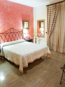 埃斯科里巴诺广场酒店客房内的一张或多张床位