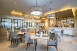 Swiss-Belinn Airport Jakarta餐厅或其他用餐的地方