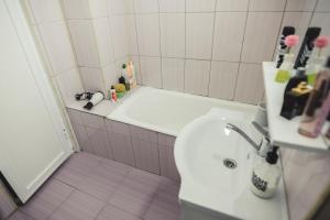 Mama Teasa-Apartment的一间浴室