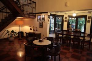 因德拉卢卡遗址家庭住宿酒店餐厅或其他用餐的地方