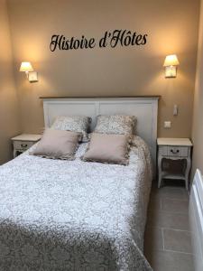 Provence Luberon Bonnieux Location Gite Chez Basile客房内的一张或多张床位