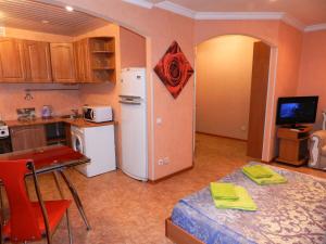 1-room Apartment on Honcharenka Street 29. Center的厨房或小厨房