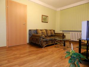 2-room Apartment on Haharina Street 1-a. Center的休息区