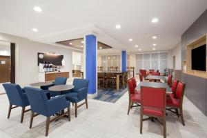 Holiday Inn Express & Suites Amarillo, an IHG Hotel餐厅或其他用餐的地方