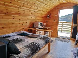 Craskie Glamping Pods客房内的一张或多张床位