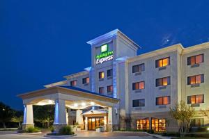 沃思堡Holiday Inn Express Hotel and Suites Fort Worth/I-20的汉普顿杜勒姆套房的 ⁇ 染