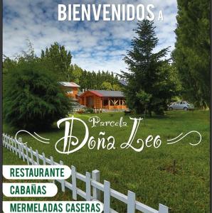 Puerto Ingeniero IbáñezParcela Doña Leo的农场的标志,有栅栏和房屋