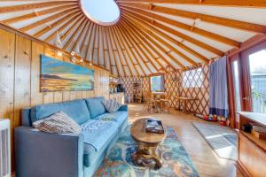 Yurt on the Bay平面图