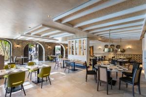 Lopesan Villa del Conde Resort & Thalasso餐厅或其他用餐的地方