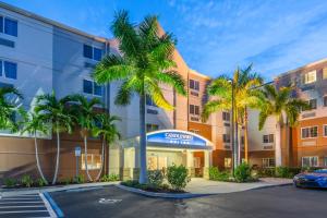 迈尔斯堡Candlewood Suites Fort Myers/Sanibel Gateway, an IHG Hotel的相册照片