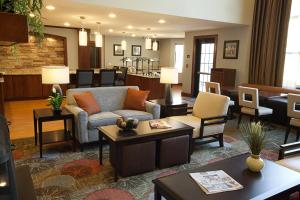 Staybridge Suites - Lakeland West, an IHG Hotel大厅或接待区