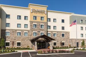 纽瓦克Staybridge Suites - Newark - Fremont, an IHG Hotel的汉普顿杜勒姆套房的 ⁇ 染