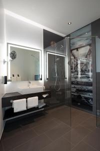 Hotel Esplanade Dortmund的一间浴室