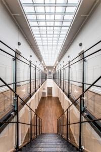 卡尔斯克鲁纳Kronohäktet的玻璃天花板建筑的走廊