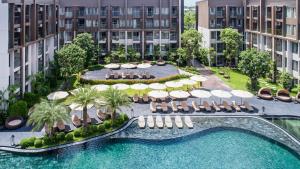 Divalux Resort & Spa Bangkok, Suvarnabhumi Airport-Free Shuttle内部或周边的泳池