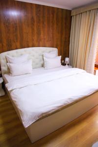 阿尔特尔酒店客房内的一张或多张床位