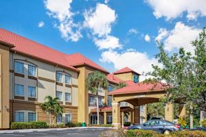 迈尔斯堡La Quinta Inn and Suites Fort Myers I-75的相册照片