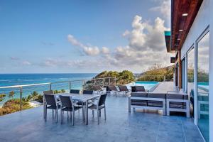 SlobLuxury St Croix Home with Oceanfront Pool and Views的相册照片