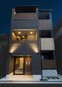 大阪雪時雨-大正的黑房子,晚上有前门