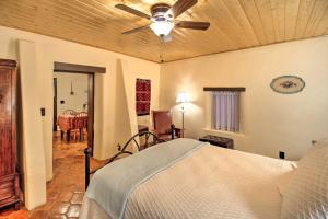 拉斯克鲁塞斯Charming Couples Casita, Walk to Old Mesilla Plaza的相册照片