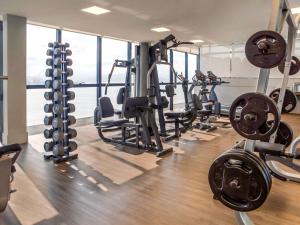 弗洛里亚诺波利斯诺富特酒店的健身中心和/或健身设施