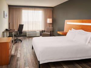 多伦多旺市中心诺富特酒店 客房内的一张或多张床位