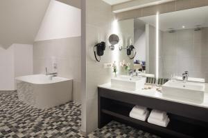 Van der Valk Hotel Mechelen的一间浴室