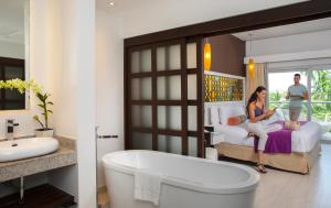 Hideaway at Royalton Blue Waters, An Autograph Collection all-Inclusive Resort - Adults Only的一间浴室