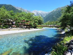 松本托莫希比旅馆的一座山 ⁇ 的桥