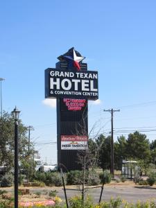 米德兰得克萨斯州大酒店及会议中心的宏伟的峡谷酒店和会议中心的标志