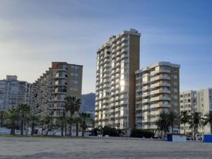 福恩吉罗拉Fuengirola Los Boliches Ronda 3 VISTAS AL MAR Paseo Maritimo At the Promenade with Sea Views的相册照片