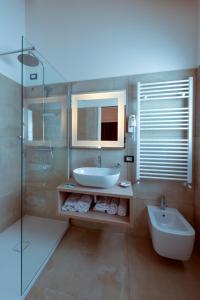拉梅里迪亚娜酒店的一间浴室