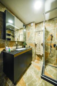 科拉勒维卡达西酒店的一间浴室