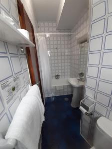 Hotel Andalucía的一间浴室
