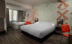 
阿姆斯特丹市中心因特尔酒店客房内的一张或多张床位
