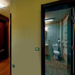 Hotel President garni的一间浴室