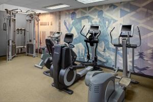 惠帕尼帕西帕尼Hyatt House酒店的健身中心和/或健身设施