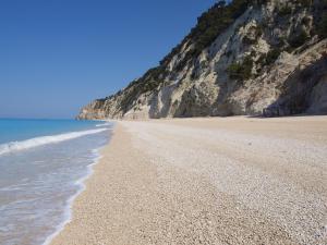 雅莎尼奥Pure Blue的享有海滩和悬崖的景色