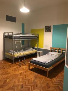 Hostel Cornel客房内的一张或多张床位