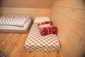 Velika Planina - Chalet Rušovc - Location with fully privacy客房内的一张或多张床位