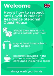 奇维塔韦基亚Residence Stendhal Guest House的绿色海报,用词说明如何尊重和平等的居住标准