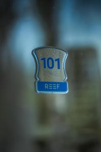 科布列韦REEF Hotel的贴上一个表示尊重的标签