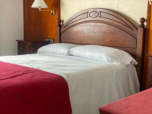 拉布瑞多酒店客房内的一张或多张床位