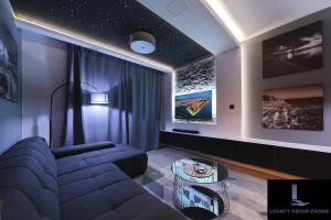 Legacy Marine2 - Zadar, Luxury Suites的休息区