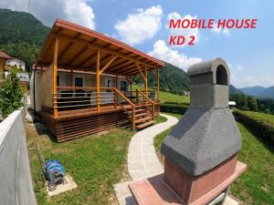 托尔明MOBILE HOUSE KD的屋顶移动房屋模型