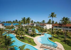 Dreams Royal Beach Punta Cana - All Inclusive内部或周边泳池景观