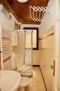 Contempora Apartments - Ca' Brenta Dudù的一间浴室