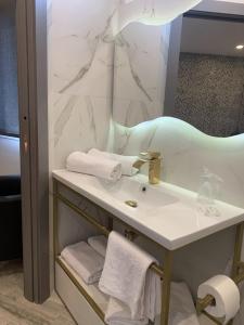 Hotel Riojano的一间浴室
