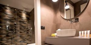 Duomo Hotel & Apartments的一间浴室